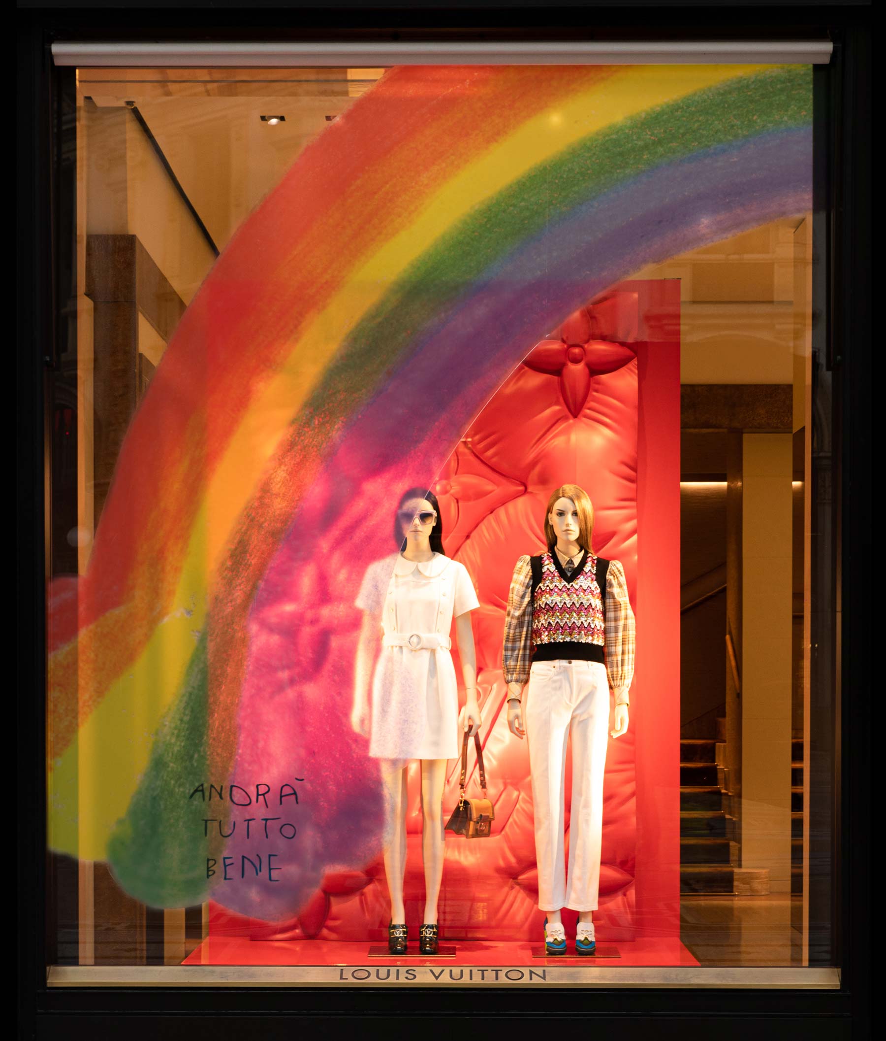 Louis Vuitton: The Rainbow project tem vitrines colaborativas - Harper's  Bazaar » Moda, beleza e estilo de vida em um só site