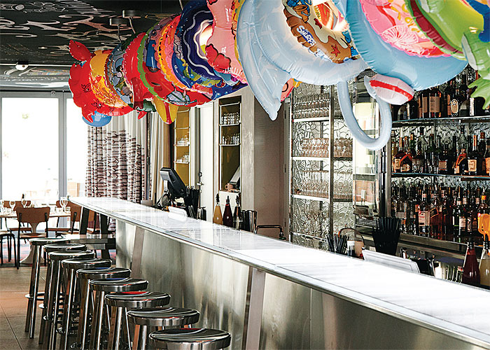 hotel-mama-shelter-bar-philippe-starck