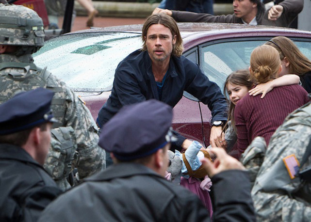 Brad Pitt em ação em "World War Z" - Foto: Reprodução