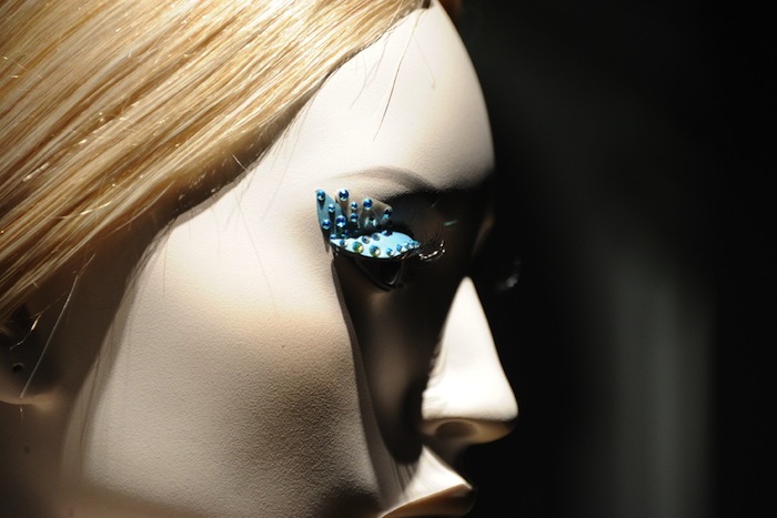 Detalhe do manequim que será exposto nas vitrines especiais da Dior - Foto: Reprodução