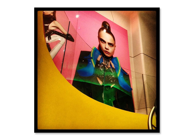 Galeria Melissa de NY já está decorada para o lançamento de hoje! - Foto: Reprodução/Instagram
