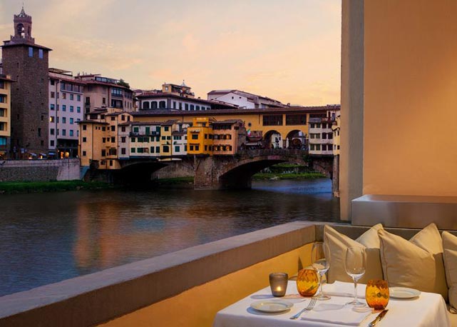 Vista do Arno, pelo restaurante Borgo San Jacopo - foto: Divulgação
