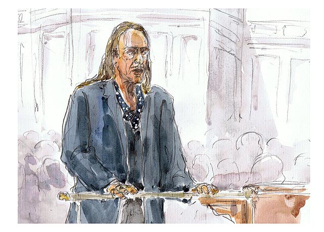 Ilustração retrata John Galliano no julgamento realizado em junho de 2011, em que o estilista foi acusado de atitude antissemita - Foto: Getty Images
