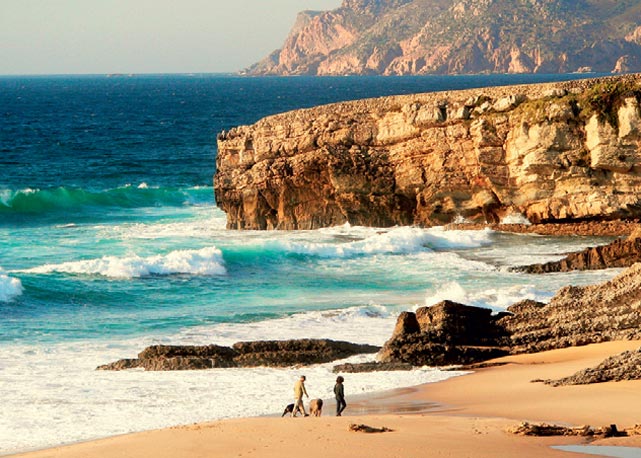 Praia do Guincho - Foto: Reprodução/Harper's Bazaar