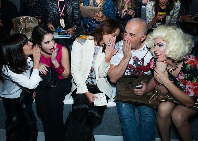 Fofocas na primeira fila! - Foto: Marina Abadjieff 