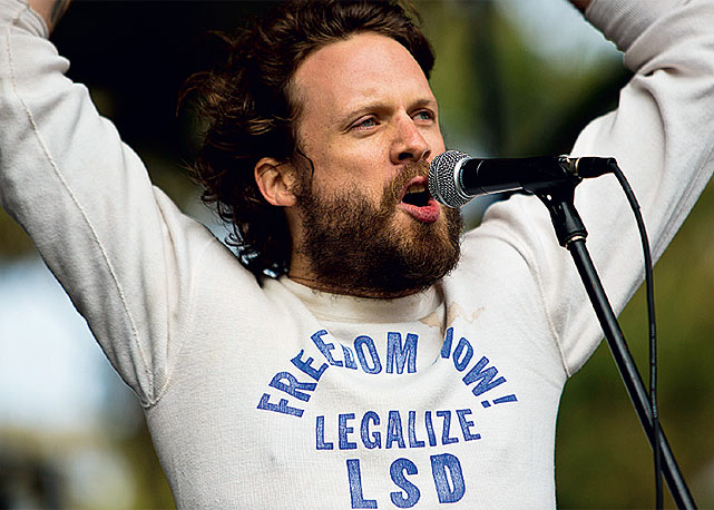 father-john-misty-cantores-2013-bazaar-01