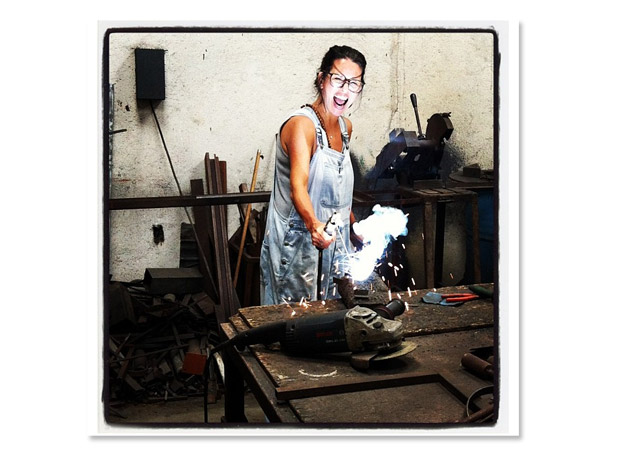 Em foto publicada no Instagram @gildamidani há duas semanas, ela mostra sua participação na obra: "#in progresse #oscar freire 236", conta - Foto: Reprodução/Instagram