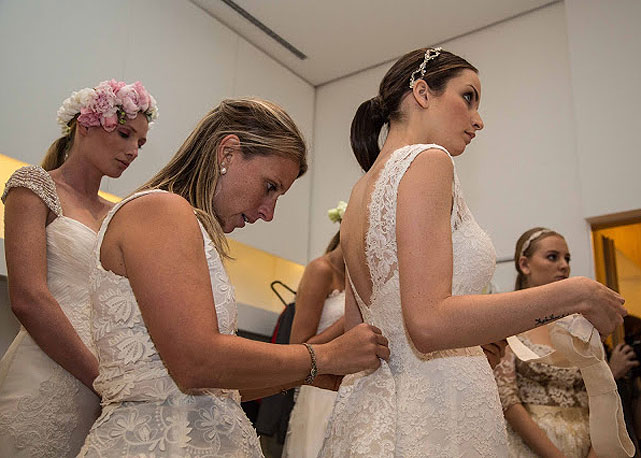 Backstage do desfile de Lethicia Bronstein no Casar 2013 - Foto: Dri Spaca/Reprodução