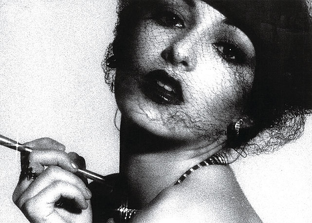 Lygia em clique de David Drew Zingg, aos 17 anos e grávida de Bianca - Foto: Reprodução/Harper's Bazaar