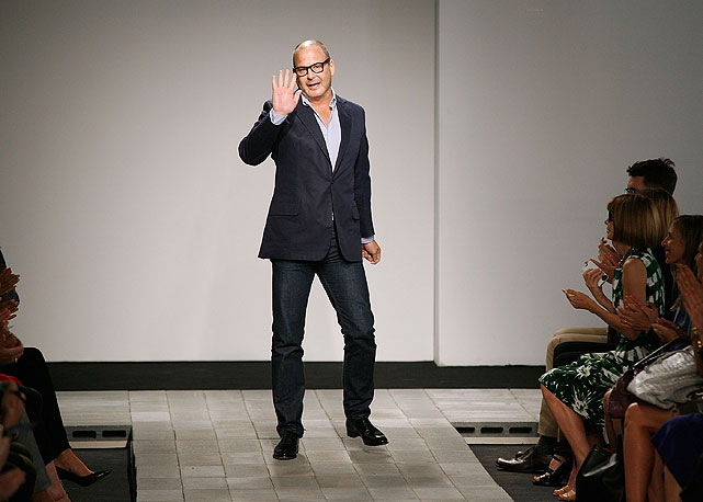 Reed Krakoff ao final do seu desfile de verão 2013, na semana de moda de Nova York - Foto: Getty Images