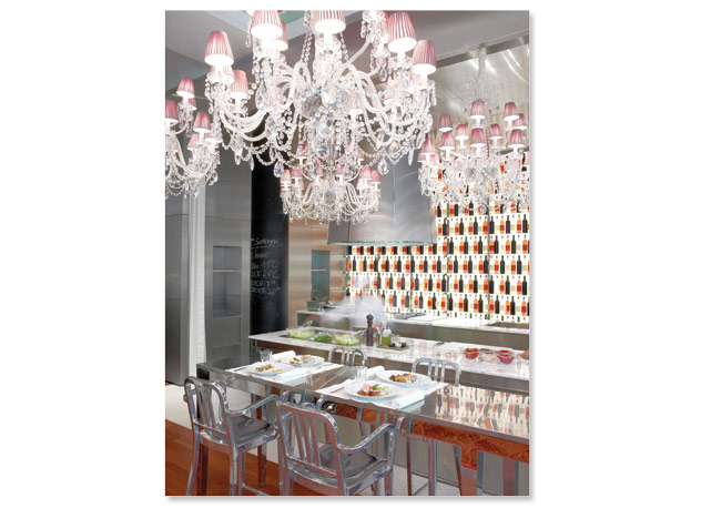 O ambiente do restaurante La Cuisine -Foto:Reprodução/Harper's Bazaar