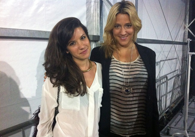 Vanessa Jospin e Bel Niemeyer no backstage da Lenny deste Fashion Rio - Foto: Anna Del Mar