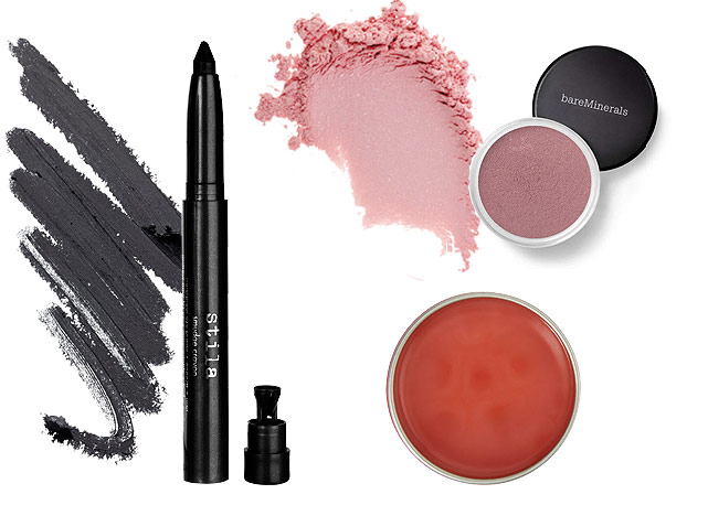 Smudge Crayon (R$118), Stila; Blush Mineral Escape (R$85), Bare Minerals; Bálsamo Labial Pourpre Emouvant (R$45), L'Occitane - Fotos:Reproduçnao/ Harper's Bazaar