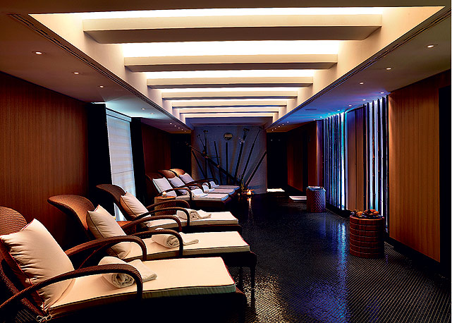 O relaxamento do Le Spa - Foto:Reprodução/Harper's Bazaar