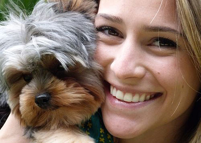 Bruna Pacífico e sua cachorrinha Frida - Foto:Reprodução
