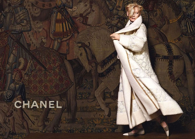 Tilda Swinton clicada para a Chanel - Foto: Reprodução