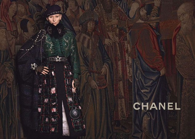 As fotos foram clicadas por Karl Lagerfeld em um castelo francês - Foto: Reprodução