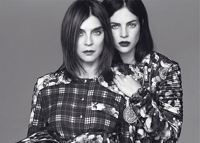 Carine Roitfeld e a filha, Julia, fazem as vezes de modelo - Foto: Divulgação