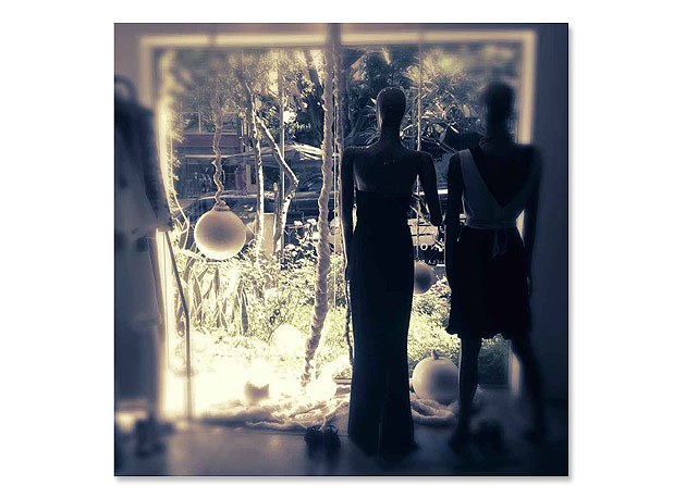 A vitrine vista pele lado de dentro da loja - Foto:Divulgação