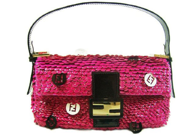Uma versão da Baguette da Fendi  - Foto: Reprodução