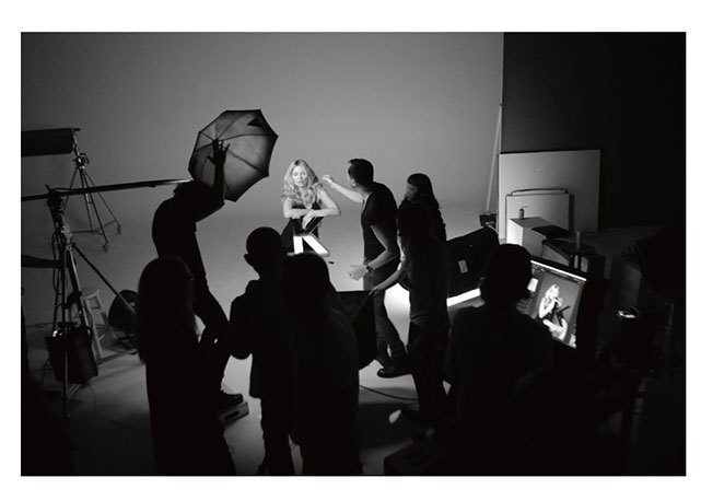 Backstage da campanha com Kate Moss - Foto: Divulgação