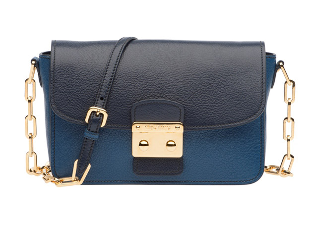 As bolsas de inverno da Miu Miu são fiéis o DNA da marca italiana - Foto: Divulgacão