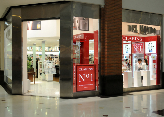 Vitrine da loja Clarins instalda em Porto Alegre - Foto: Divulgação