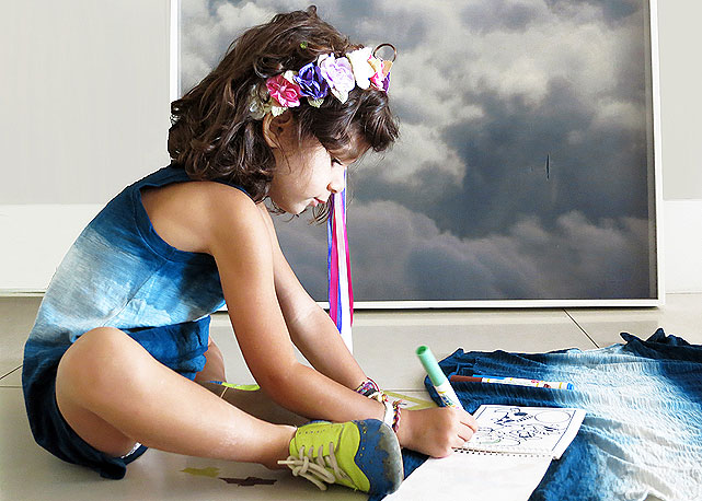 A pequena modelo com modelito DADA - Foto: Divulgação