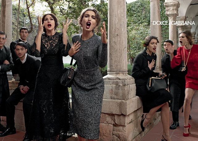 Mulher dramáticas na campanha da Dolce & Gabbana - Foto: Divulgação