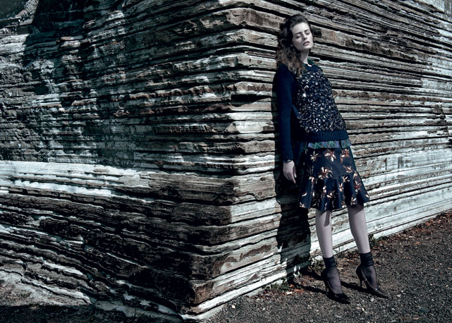 Um dos looks do editorial com Thairine Garcia - Foto: Reprodução/Harper's Bazaar