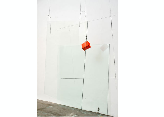 Obra suspensa de José Bechara - Foto: Divulgação
