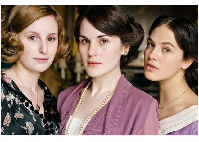As irmãs Crawley de "Downtown Abbey" Lady Edith (Laura Carmichael), Lady Mary (Michelle Dockery) e Lady Sybil (Jessica Brown Findlay) - Foto: Reprodução