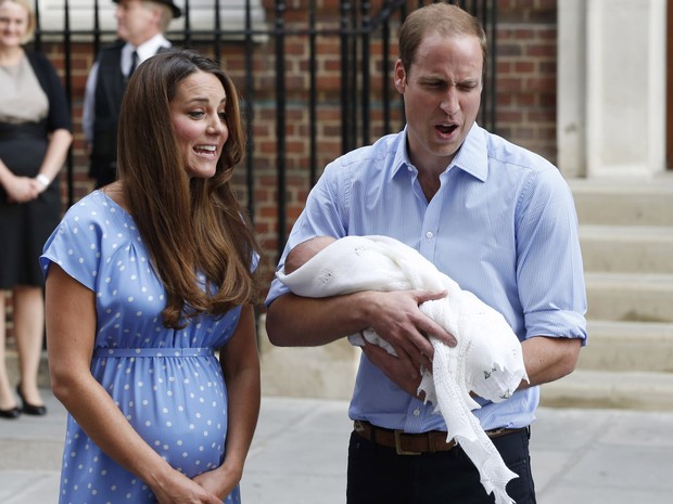 Kate com William e o bebê Real - Foto: Divulgação
