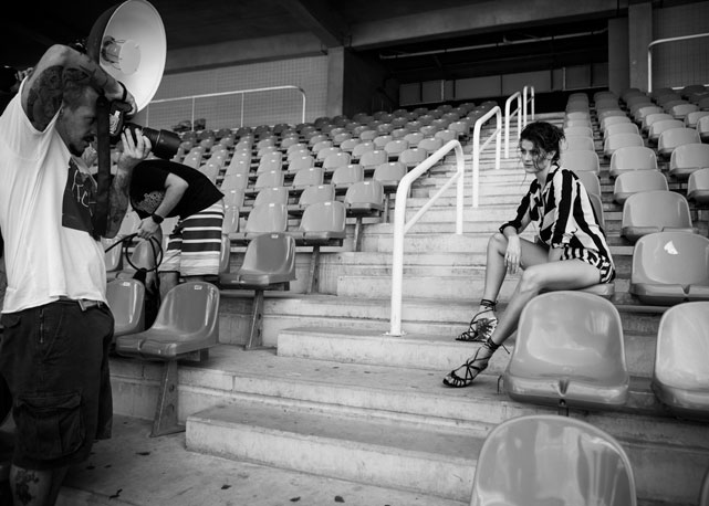 Isabelli no making of da campanha de verão 2014 da marca - Foto: divulgação