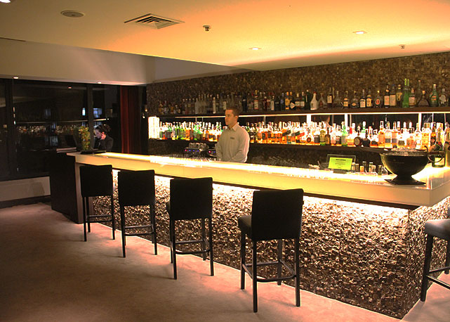 O bar do restaurante Arola Vintetres - Foto: divulgação