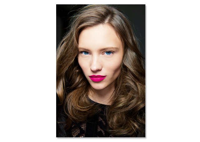 Sim, é possível ter cabelo de diva feito sem sair de casa! - Foto: reprodução/Harpers Bazaar
