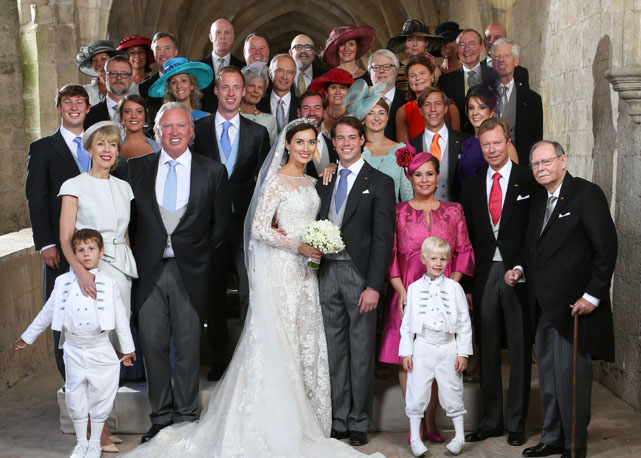 Príncipe Felix e Claire Lademacher rodeados de convidados reais - Foto: Getty Images