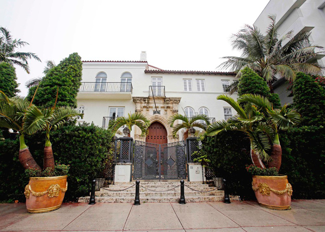 A faixada da casa instalada em Miami Beach – Foto: reprodução