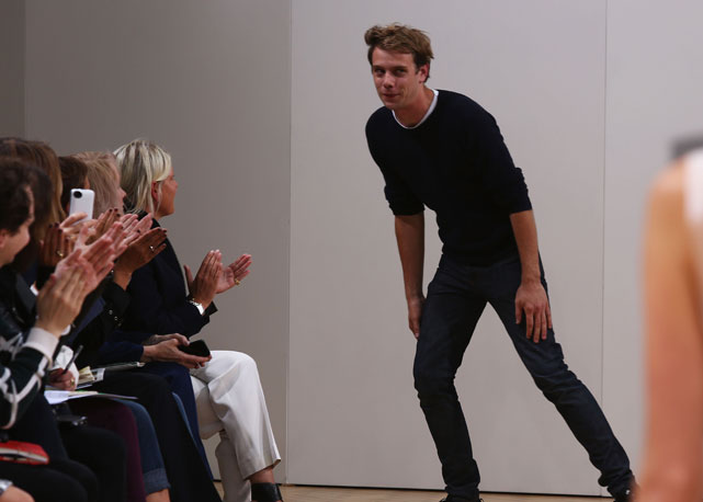 J.W. Anderson em seu último desfile na semana de moda de Londres - Foto: Getty Images