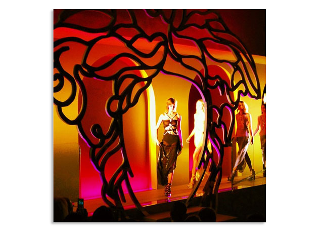 Fila final da Versace -  - Foto: reprodução/ Instagram