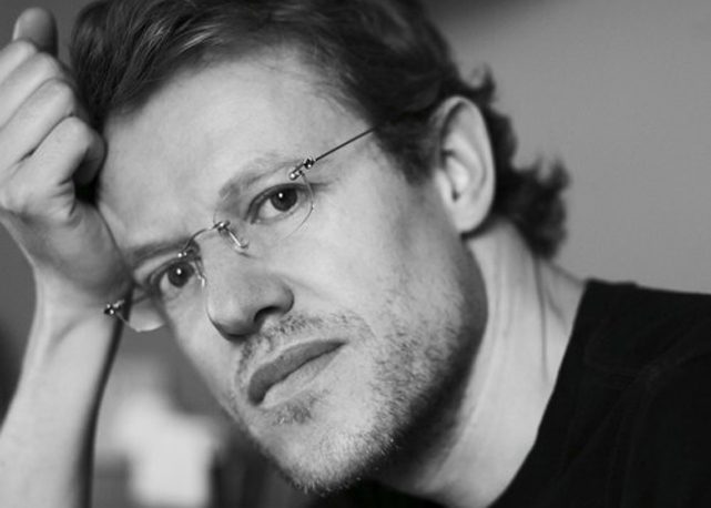 Jason Bell, o fotógrafo escolhido para clicar o batizado real - Foto: divulgacão