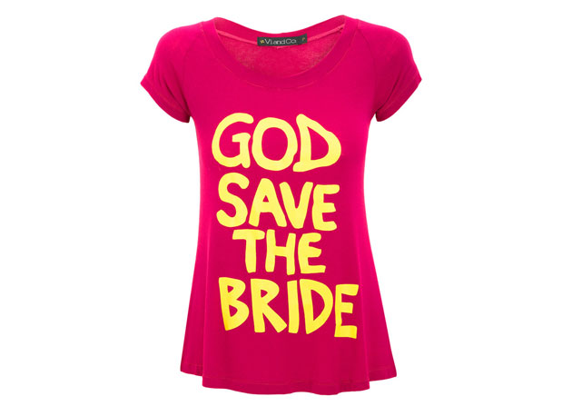 A camiseta "God Save The Bride" da Vi and Co (R$148) - Foto: divulgação