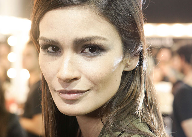 Carol Ribeiro no backstage da Animale - Foto: Agência Fotosite