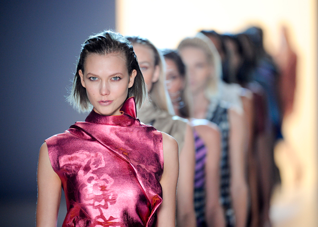 Karlie Kloss no desfile de verão 2014 da Animale - Foto: Ag. Fotosite