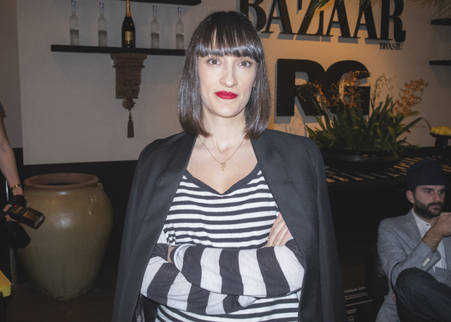 Maria Prata com blusa Osklen e blazer NK Store - Fotos: Caroline Barrionuevo
