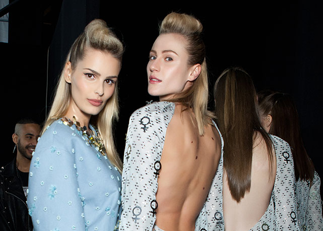 Sexy! Costas à mostra no Backstage da Triton - Foto: Paulo Reis/Harper's Bazaar