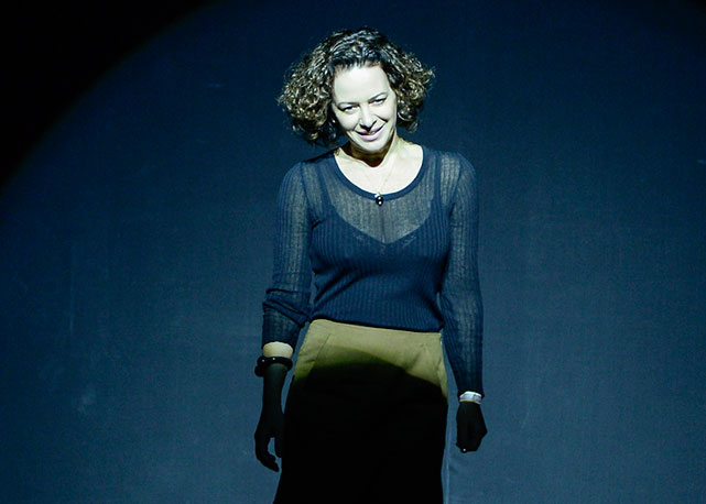 Andrea Marques ao final do seu desfile no Fashion Rio - Foto: Agência Fotosite
