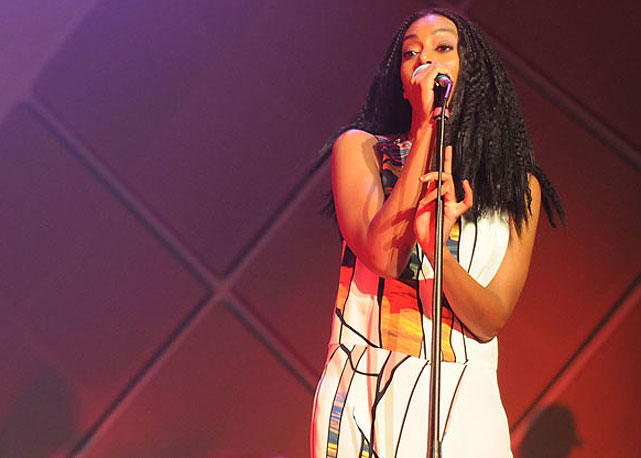 Solange solta a voz no Cine Joia... - Foto: SiteRG
