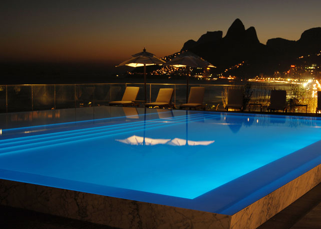Zoom na piscina do Fasano, set escolhido para a festa de dois anos da Bazaar - Foto: reprodução