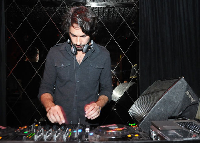 DJ Emiliano Beyruthe prepara playlist para o verão 2014 especialmente para a Bazaar - Foto: Reproduçãp/SiteRG